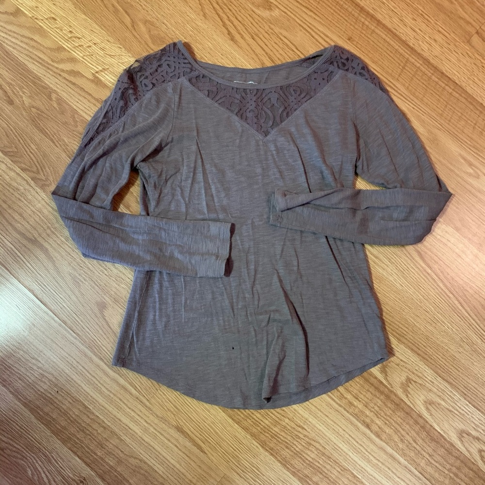 Long sleeve gently used top
